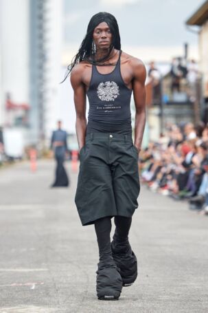 7/22 | Han Kjøbenhavn Spring 2025 | Photo: James Cochrane | Courtesy of Copenhagen Fashion Week Han Kjøbenhavn Spring 2025 | Photo: James Cochrane | Courtesy of Copenhagen Fashion Week