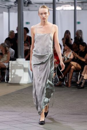 3/32 | HERSKIND Spring 2025 | Photo: James Cochrane | Courtesy of Copenhagen Fashion Week HERSKIND Spring 2025 | Photo: James Cochrane | Courtesy of Copenhagen Fashion Week