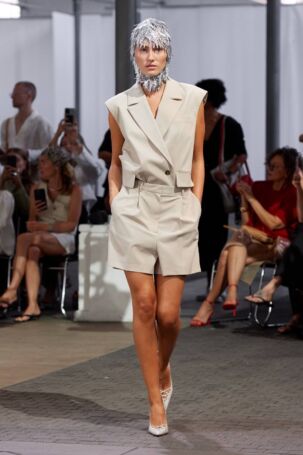 6/32 | HERSKIND Spring 2025 | Photo: James Cochrane | Courtesy of Copenhagen Fashion Week HERSKIND Spring 2025 | Photo: James Cochrane | Courtesy of Copenhagen Fashion Week