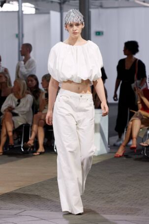 12/32 | HERSKIND Spring 2025 | Photo: James Cochrane | Courtesy of Copenhagen Fashion Week HERSKIND Spring 2025 | Photo: James Cochrane | Courtesy of Copenhagen Fashion Week