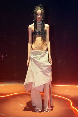 4/8 | Jade Cropper Spring 2025 | Photo: James Cochrane | Courtesy of Copenhagen Fashion Week Jade Cropper Spring 2025 | Photo: James Cochrane | Courtesy of Copenhagen Fashion Week