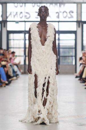 1/32 | Joao Maraschin Spring 2025 | Photo: James Cochrane | Courtesy of Copenhagen Fashion Week Joao Maraschin Spring 2025 | Photo: James Cochrane | Courtesy of Copenhagen Fashion Week