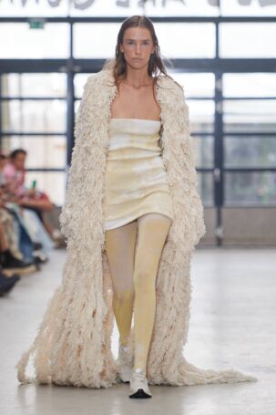 4/32 | Joao Maraschin Spring 2025 | Photo: James Cochrane | Courtesy of Copenhagen Fashion Week Joao Maraschin Spring 2025 | Photo: James Cochrane | Courtesy of Copenhagen Fashion Week