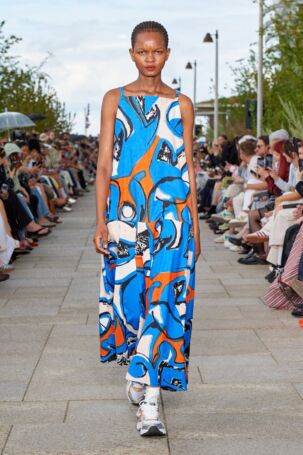 4/30 | Marimekko Spring 2025 | Photo: James Cochrane | Courtesy of Copenhagen Fashion Week Marimekko Spring 2025 | Photo: James Cochrane | Courtesy of Copenhagen Fashion Week