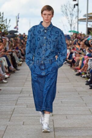 8/30 | Marimekko Spring 2025 | Photo: James Cochrane | Courtesy of Copenhagen Fashion Week Marimekko Spring 2025 | Photo: James Cochrane | Courtesy of Copenhagen Fashion Week