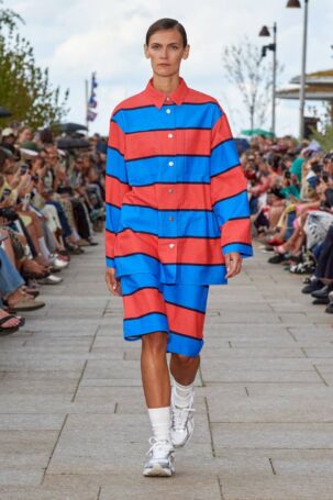 10/30 | Marimekko Spring 2025 | Photo: James Cochrane | Courtesy of Copenhagen Fashion Week Marimekko Spring 2025 | Photo: James Cochrane | Courtesy of Copenhagen Fashion Week