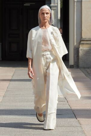 2/31 | MKDT Studio Spring 2025 | Photo: James Cochrane | Courtesy of Copenhagen Fashion Week MKDT Studio Spring 2025 | Photo: James Cochrane | Courtesy of Copenhagen Fashion Week