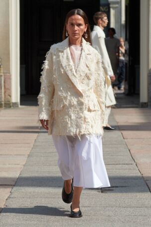 5/31 | MKDT Studio Spring 2025 | Photo: James Cochrane | Courtesy of Copenhagen Fashion Week MKDT Studio Spring 2025 | Photo: James Cochrane | Courtesy of Copenhagen Fashion Week