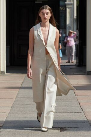 8/31 | MKDT Studio Spring 2025 | Photo: James Cochrane | Courtesy of Copenhagen Fashion Week MKDT Studio Spring 2025 | Photo: James Cochrane | Courtesy of Copenhagen Fashion Week