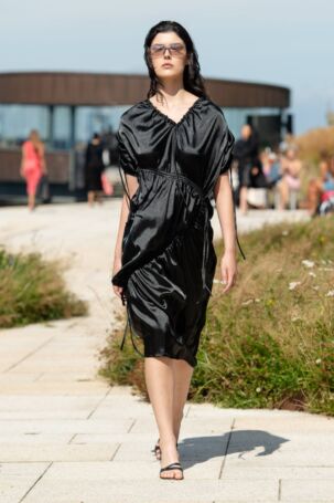 11/25 | OpéraSPORT Spring 2025 | Photo: James Cochrane | Courtesy of Copenhagen Fashion Week OpéraSPORT Spring 2025 | Photo: James Cochrane | Courtesy of Copenhagen Fashion Week