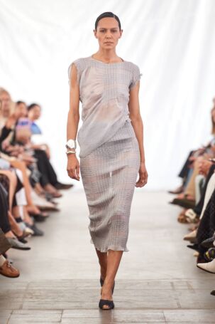 1/26 | Remain Spring 2025 | Photo: James Cochrane | Courtesy of Copenhagen Fashion Week Remain Spring 2025 | Photo: James Cochrane | Courtesy of Copenhagen Fashion Week