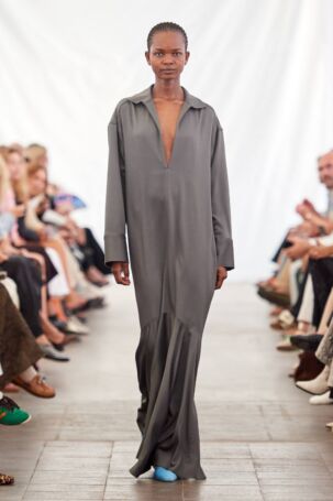 11/26 | Remain Spring 2025 | Photo: James Cochrane | Courtesy of Copenhagen Fashion Week Remain Spring 2025 | Photo: James Cochrane | Courtesy of Copenhagen Fashion Week