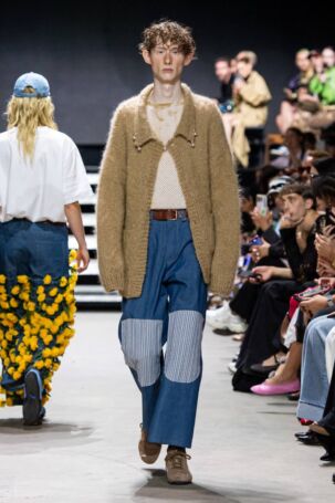 12/27 | Rolf Ekroth Spring 2025 | Photo: James Cochrane | Courtesy of Copenhagen Fashion Week Rolf Ekroth Spring 2025 | Photo: James Cochrane | Courtesy of Copenhagen Fashion Week