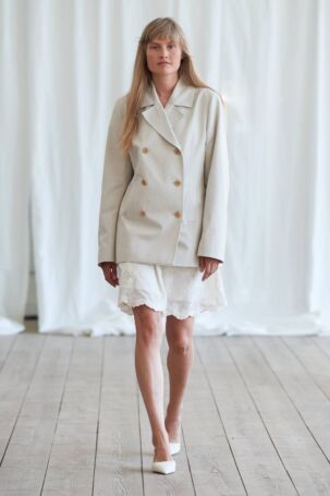 2/30 | Skall Studio Spring 2025 | Photo: James Cochrane | Courtesy of Copenhagen Fashion Week Skall Studio Spring 2025 | Photo: James Cochrane | Courtesy of Copenhagen Fashion Week