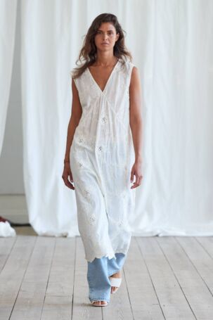 7/30 | Skall Studio Spring 2025 | Photo: James Cochrane | Courtesy of Copenhagen Fashion Week Skall Studio Spring 2025 | Photo: James Cochrane | Courtesy of Copenhagen Fashion Week