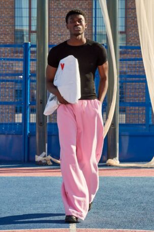 10/28 | Stamm Spring 2025 | Photo: James Cochrane | Courtesy of Copenhagen Fashion Week Stamm Spring 2025 | Photo: James Cochrane | Courtesy of Copenhagen Fashion Week