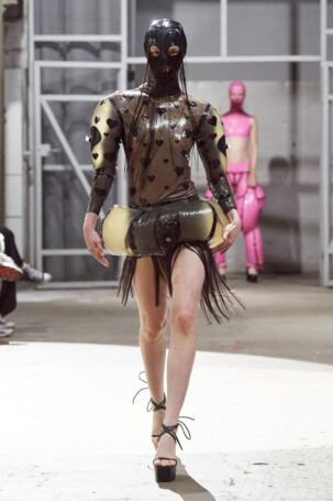 3/81 | Sonja Sandin at Swedish School of Textiles Spring 2025 | Photo: James Cochrane | Courtesy of Copenhagen Fashion Week Sonja Sandin at Swedish School of Textiles Spring 2025 | Photo: James Cochrane | Courtesy of Copenhagen Fashion Week
