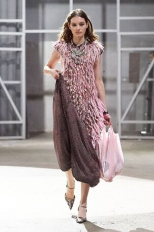 9/81 | Luiza Bachofer at Swedish School of Textiles Spring 2025 | Photo: James Cochrane | Courtesy of Copenhagen Fashion Week Luiza Bachofer at Swedish School of Textiles Spring 2025 | Photo: James Cochrane | Courtesy of Copenhagen Fashion Week