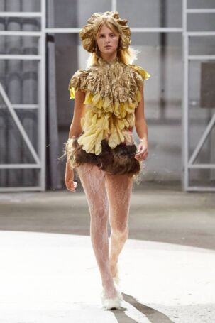 12/81 | Ellen Kowka at Swedish School of Textiles Spring 2025 | Photo: James Cochrane | Courtesy of Copenhagen Fashion Week Ellen Kowka at Swedish School of Textiles Spring 2025 | Photo: James Cochrane | Courtesy of Copenhagen Fashion Week