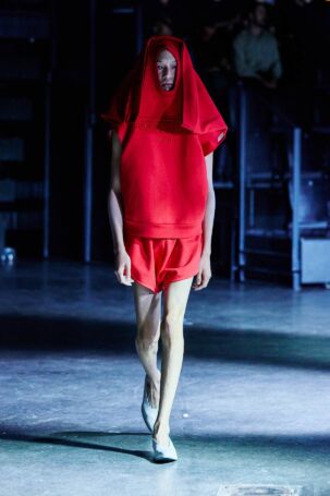 4/29 | Anonymous Club Spring 2025 | Photo: Finnegan Koichi Godenschweger | Courtesy of Berlin Fashion Week Anonymous Club Spring 2025 | Photo: Finnegan Koichi Godenschweger | Courtesy of Berlin Fashion Week
