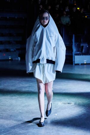 7/29 | Anonymous Club Spring 2025 | Photo: Finnegan Koichi Godenschweger | Courtesy of Berlin Fashion Week Anonymous Club Spring 2025 | Photo: Finnegan Koichi Godenschweger | Courtesy of Berlin Fashion Week