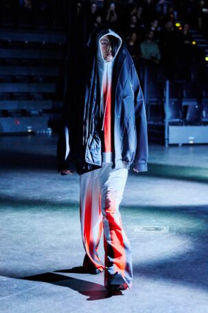 11/29 | Anonymous Club Spring 2025 | Photo: Finnegan Koichi Godenschweger | Courtesy of Berlin Fashion Week Anonymous Club Spring 2025 | Photo: Finnegan Koichi Godenschweger | Courtesy of Berlin Fashion Week