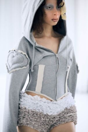 5/18 | Clara Colette Miramon Spring 2025 Details and Setting | Photo: Anasteisha Danger | Courtesy of Berlin Fashion Week Clara Colette Miramon Spring 2025 Details and Setting | Photo: Anasteisha Danger | Courtesy of Berlin Fashion Week