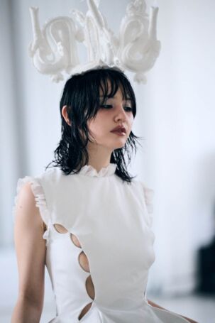 10/18 | Clara Colette Miramon Spring 2025 Details and Setting | Photo: Anasteisha Danger | Courtesy of Berlin Fashion Week Clara Colette Miramon Spring 2025 Details and Setting | Photo: Anasteisha Danger | Courtesy of Berlin Fashion Week