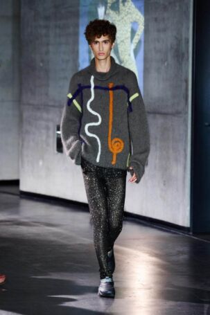 5/24 | Claudia Skoda Spring 2025 | Photo: Finnegan Koichi Godenschweger | Courtesy of Berlin Fashion Week Claudia Skoda Spring 2025 | Photo: Finnegan Koichi Godenschweger | Courtesy of Berlin Fashion Week