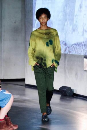 6/24 | Claudia Skoda Spring 2025 | Photo: Finnegan Koichi Godenschweger | Courtesy of Berlin Fashion Week Claudia Skoda Spring 2025 | Photo: Finnegan Koichi Godenschweger | Courtesy of Berlin Fashion Week