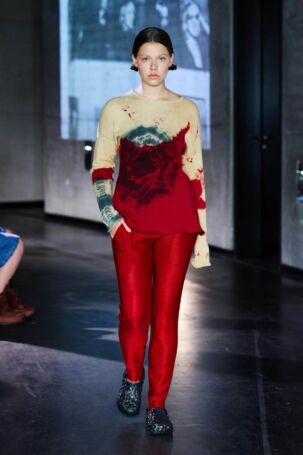 7/24 | Claudia Skoda Spring 2025 | Photo: Finnegan Koichi Godenschweger | Courtesy of Berlin Fashion Week Claudia Skoda Spring 2025 | Photo: Finnegan Koichi Godenschweger | Courtesy of Berlin Fashion Week