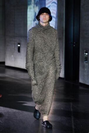 10/24 | Claudia Skoda Spring 2025 | Photo: Finnegan Koichi Godenschweger | Courtesy of Berlin Fashion Week Claudia Skoda Spring 2025 | Photo: Finnegan Koichi Godenschweger | Courtesy of Berlin Fashion Week
