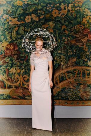 2/15 | Dawid Tomasewki Spring 2025 | Photo: Suzana Holtgrave | Courtesy of Berlin Fashion Week Dawid Tomasewki Spring 2025 | Photo: Suzana Holtgrave | Courtesy of Berlin Fashion Week