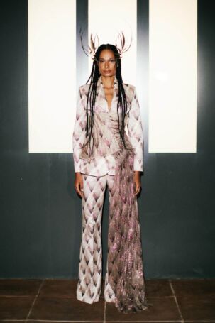 11/15 | Dawid Tomasewki Spring 2025 | Photo: Suzana Holtgrave | Courtesy of Berlin Fashion Week Dawid Tomasewki Spring 2025 | Photo: Suzana Holtgrave | Courtesy of Berlin Fashion Week