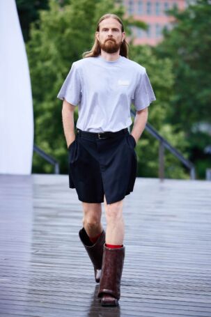 12/29 | GmbH Spring 2025 | Photo: Finnegan Koichi Godenschweger | Courtesy of Berlin Fashion Week GmbH Spring 2025 | Photo: Finnegan Koichi Godenschweger | Courtesy of Berlin Fashion Week