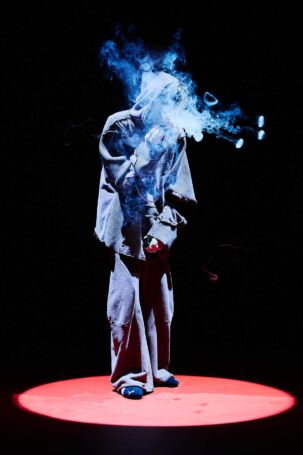 1/24 | LUEDER Spring 2025 | Photo: Finnegan Koichi Godenschweger | Courtesy of Berlin Fashion Week LUEDER Spring 2025 | Photo: Finnegan Koichi Godenschweger | Courtesy of Berlin Fashion Week