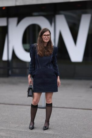 1/18 | LUEDER Spring 2025 Street Style | Photo: Jeremy Moeller | Courtesy of Berlin Fashion Week LUEDER Spring 2025 Street Style | Photo: Jeremy Moeller | Courtesy of Berlin Fashion Week