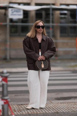 9/18 | LUEDER Spring 2025 Street Style | Photo: Jeremy Moeller | Courtesy of Berlin Fashion Week LUEDER Spring 2025 Street Style | Photo: Jeremy Moeller | Courtesy of Berlin Fashion Week