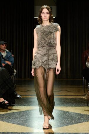 5/23 | Milk of Lime Spring 2025 | Photo: Andrew Thomas | Courtesy of Berlin Fashion Week Milk of Lime Spring 2025 | Photo: Andrew Thomas | Courtesy of Berlin Fashion Week