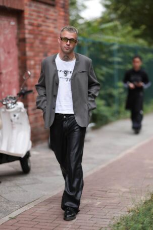 10/20 | SF1OG Spring 2025 Street Style | Photo: Jeremy Moeller | Courtesy of Berlin Fashion Week SF1OG Spring 2025 Street Style | Photo: Jeremy Moeller | Courtesy of Berlin Fashion Week