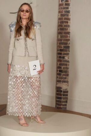 2/32 | Julie de Libran Fall 2024 Haute Couture | Courtesy of Julie de Libran Julie de Libran Fall 2024 Haute Couture | Courtesy of Julie de Libran