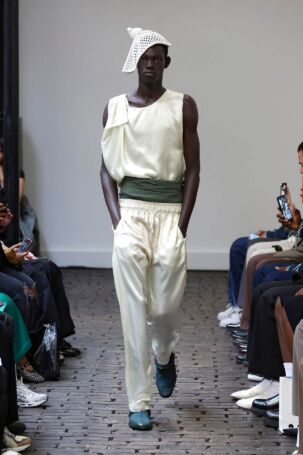 1/22 | Bianca Saunders Spring 2025 Menswear | Photo: NOWFASHION.com Bianca Saunders Spring 2025 Menswear | Photo: NOWFASHION.com