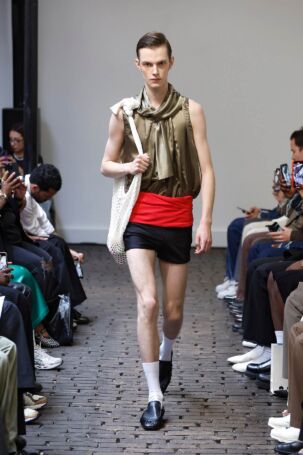 2/22 | Bianca Saunders Spring 2025 Menswear | Photo: NOWFASHION.com Bianca Saunders Spring 2025 Menswear | Photo: NOWFASHION.com