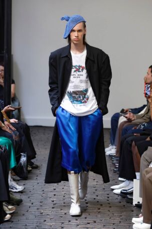 6/22 | Bianca Saunders Spring 2025 Menswear | Photo: NOWFASHION.com Bianca Saunders Spring 2025 Menswear | Photo: NOWFASHION.com