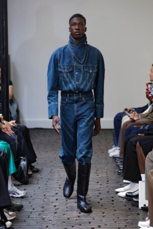 7/22 | Bianca Saunders Spring 2025 Menswear | Photo: NOWFASHION.com Bianca Saunders Spring 2025 Menswear | Photo: NOWFASHION.com