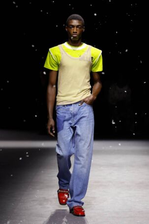 4/38 | Bluemarble Spring 2025 Menswear | Photo: NOWFASHION.com Bluemarble Spring 2025 Menswear | Photo: NOWFASHION.com