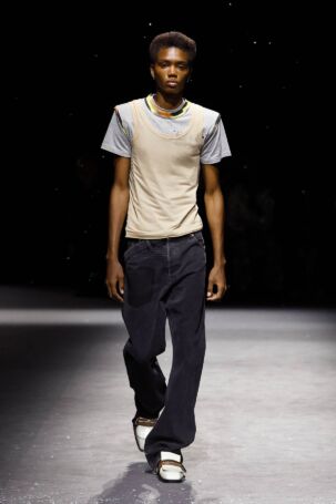 5/38 | Bluemarble Spring 2025 Menswear | Photo: NOWFASHION.com Bluemarble Spring 2025 Menswear | Photo: NOWFASHION.com