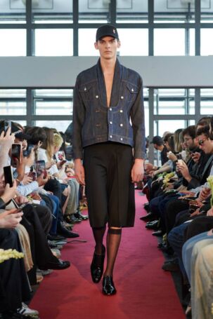 12/30 | Burc Akyol Spring 2025 Menswear | Courtesy of Burc Akyol Burc Akyol Spring 2025 Menswear | Courtesy of Burc Akyol