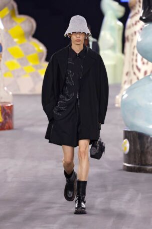 4/49 | Dior Homme Spring 2025 Menswear | Photo: NOWFASHION.com Dior Homme Spring 2025 Menswear | Photo: NOWFASHION.com