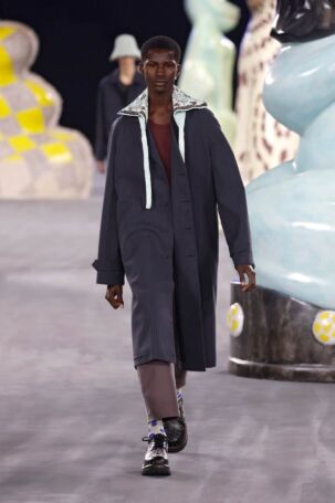 5/49 | Dior Homme Spring 2025 Menswear | Photo: NOWFASHION.com Dior Homme Spring 2025 Menswear | Photo: NOWFASHION.com